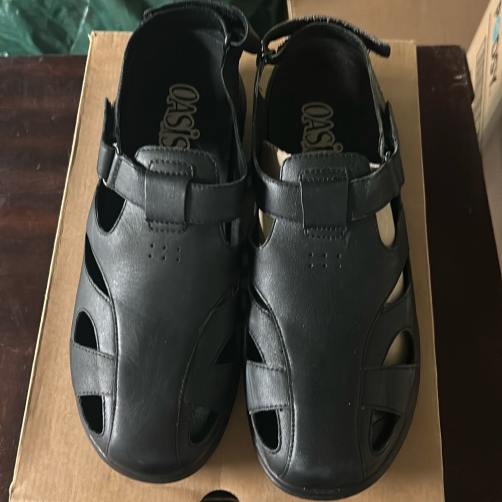 Oasis Zoey Sandals NWT